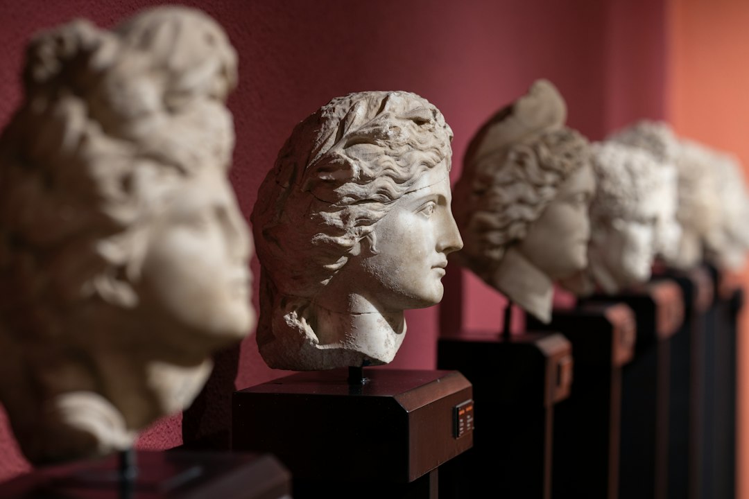 Ghid practic pentru descoperirea operelor sculptorului Dimitrie Paciurea