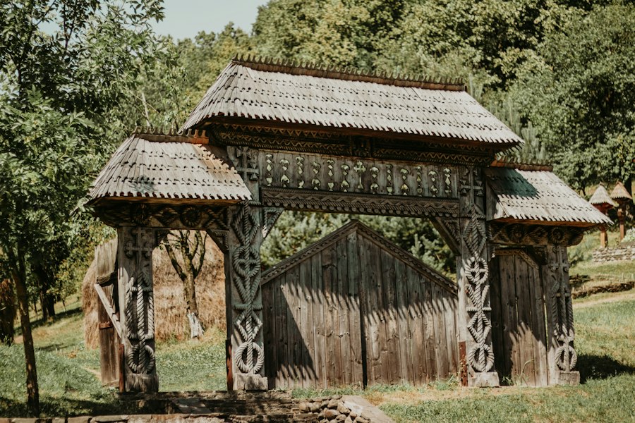 Romanian folk music traditions